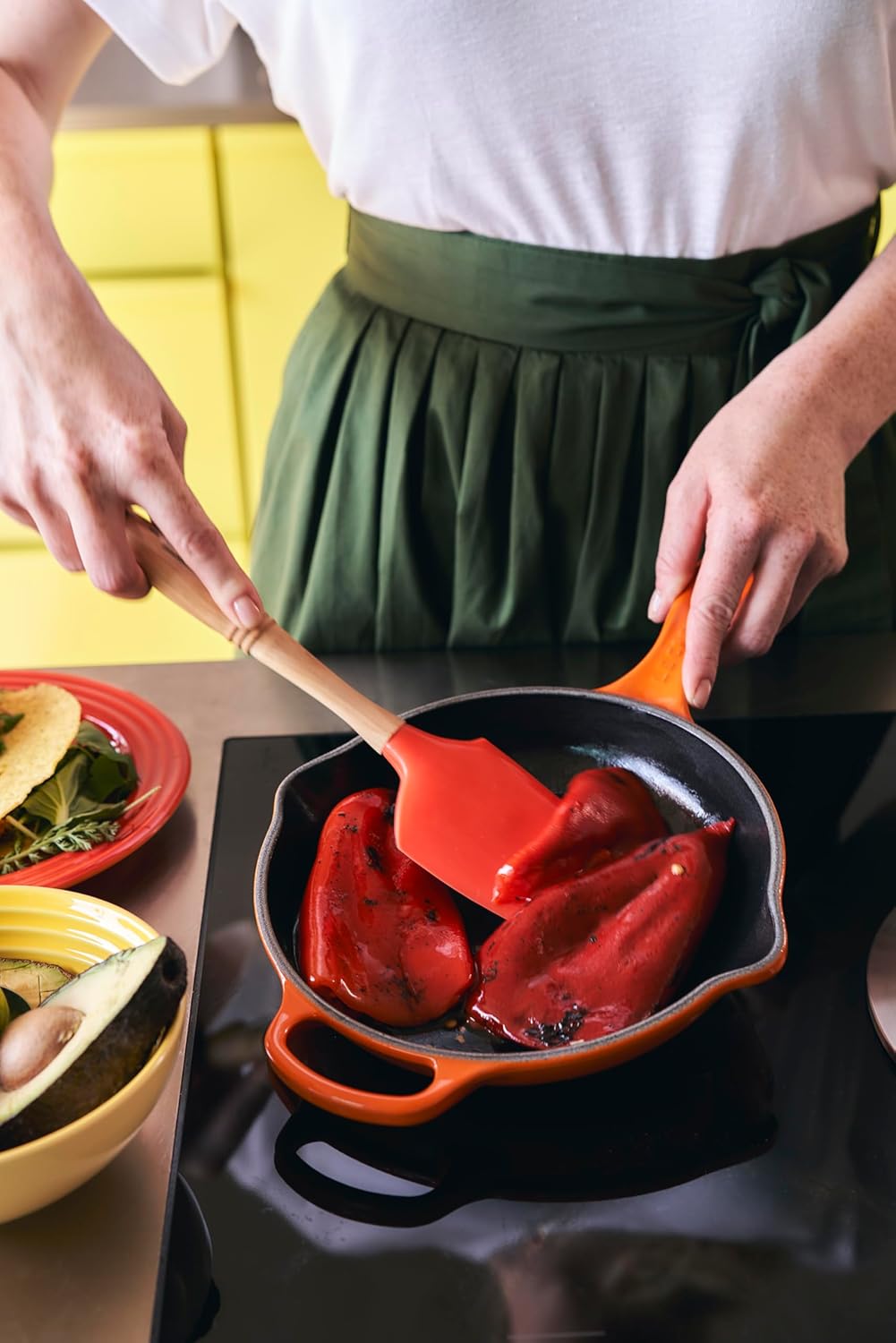 LE CREUSET Signature Gusseisen Brat- und Servierpfanne, Rund, Ø 23 cm, Für alle Herdarten inkl. Indu