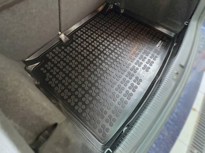 AZUGA Gummi Kofferraumwanne Premium Antirutsch passend für VW Golf 5/VW Golf 6 (vertiefter/unterer B
