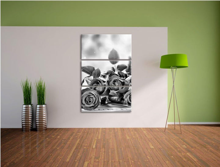 Pixxprint Rosenstrauss auf Holztisch als Leinwandbild/Grösse: 3 Teilig (120x80) / Wandbild/Kunstdruc