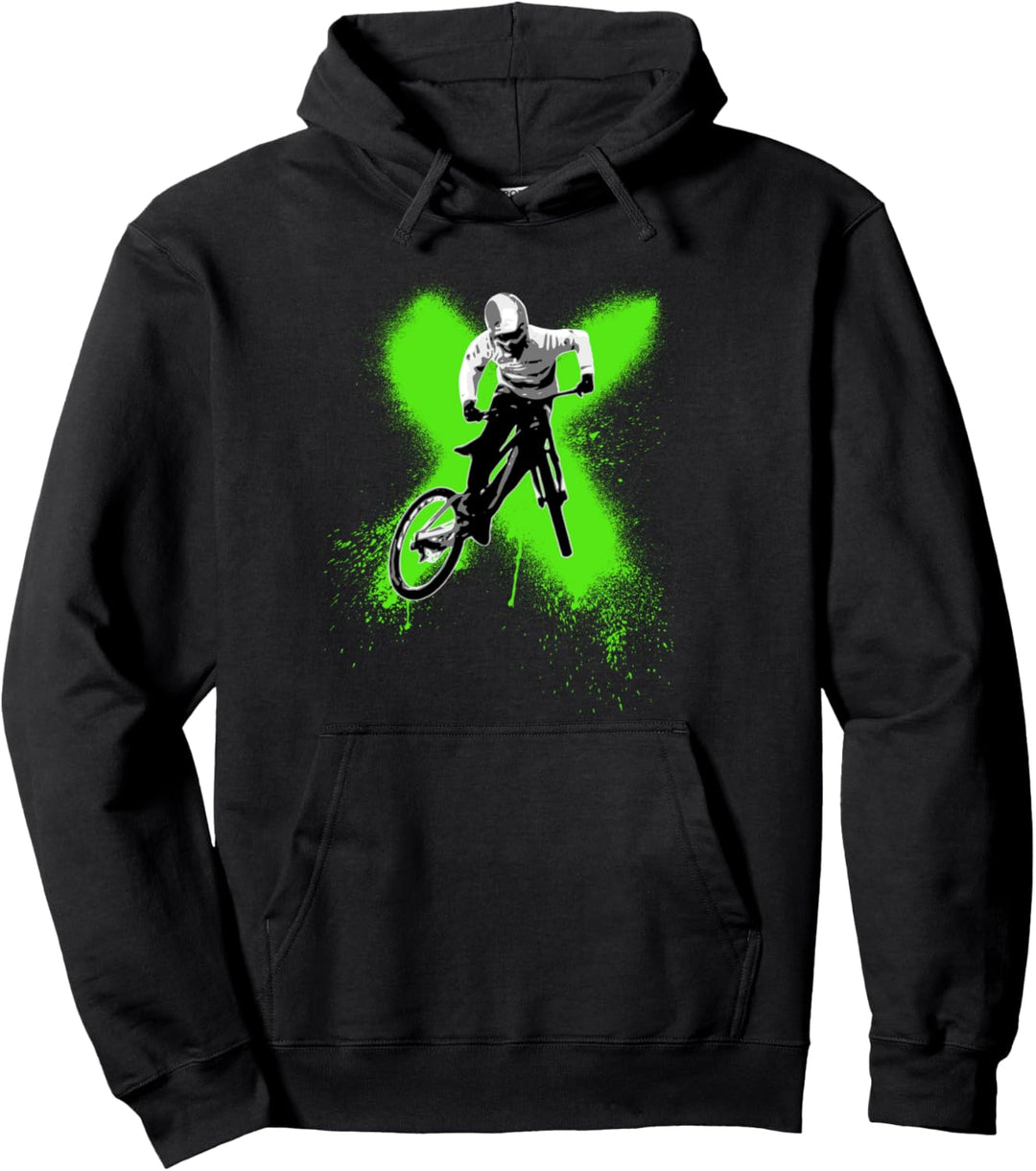 cooler Junge springt mit Mountainbike im Singletrail Pullover Hoodie