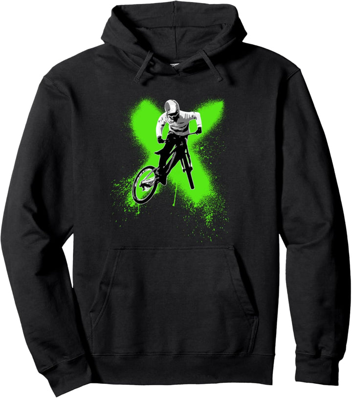 cooler Junge springt mit Mountainbike im Singletrail Pullover Hoodie