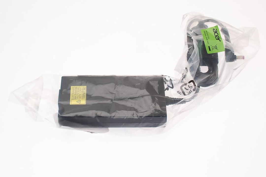 Netzteil/Ladegerät 19,5V / 6,92A / 135W mit Netzkabel EU Aspire 7 A715-72G (Original)