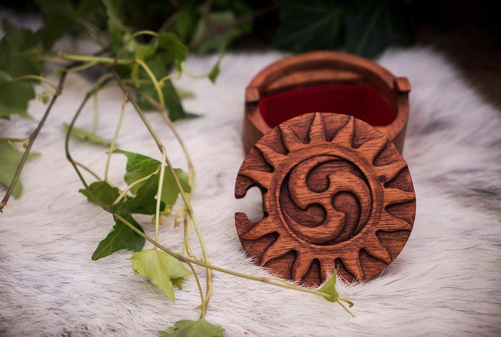 Windalf Schmuckdose RAYA Ø 9 cm Keltische Triskele Schmuckschatulle Handarbeit aus Holz