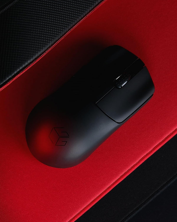 Lethal Gaming Gear Saturn PRO Gaming Mauspad - XL - Firm - Rot Rechteckig Schreibtischunterlage, Mou