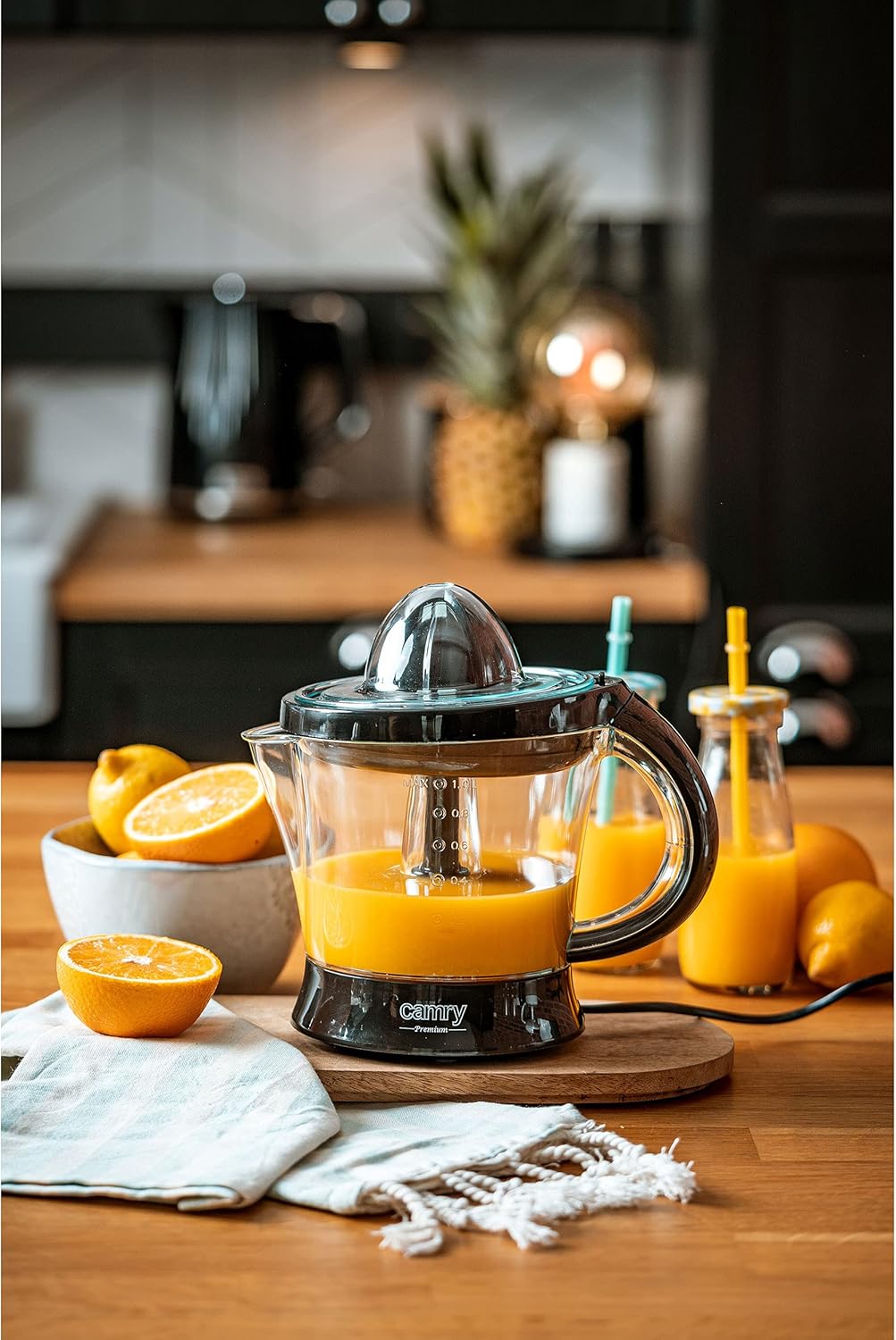 Camry CR4008 Elektrische Zitruspresse, Orange, 1000 ml, 2-Wege-Drehung, staubdicht, 40 W, CR 4008