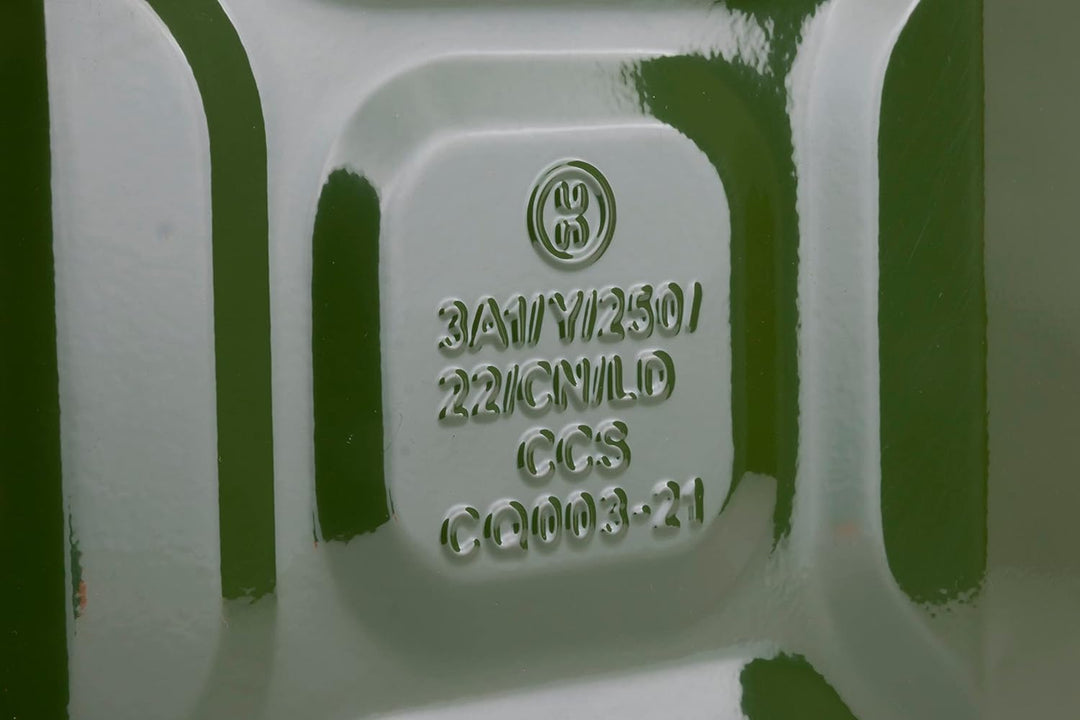 Motorkit 10 Liter Kraftstoffkanister aus Metall mit Bajonettverschluss. Benzinkanister Farbe Olivgrü