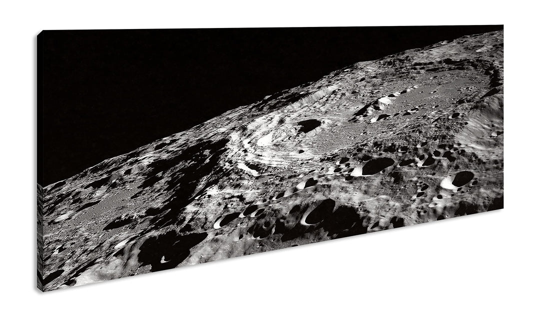 Oberfläche des Mondes Panorama 120x60 cm als Leinwandbild, Motiv fertig gerahmt auf Echtholzrahmen,