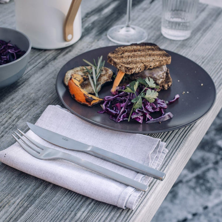 höfats - Steakbesteck 8-teilig mit Steakmesser, Steakgabel und Holzkiste - Besteckset 4 Personen - r