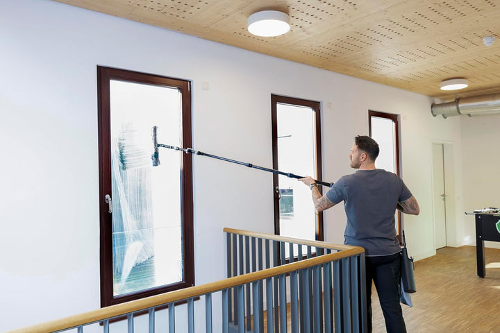 Unger Carbon Teleskopstange Ninja (5,50 m, 4-teilig, Anti-Rutsch Endkappe, kompakt, Fensterreinigung