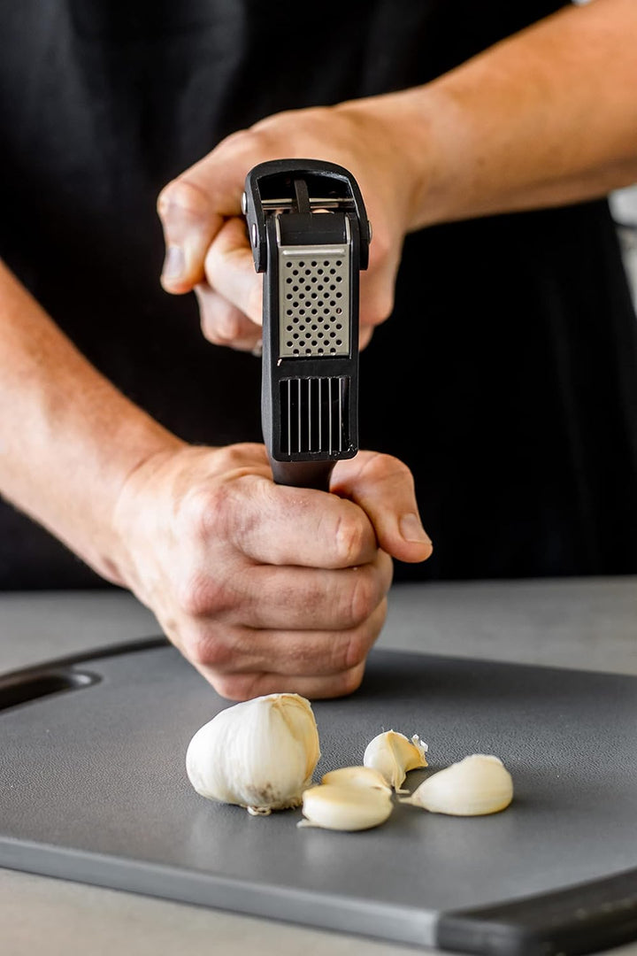 MasterClass Knoblauchpresse und -schneider, schwarz