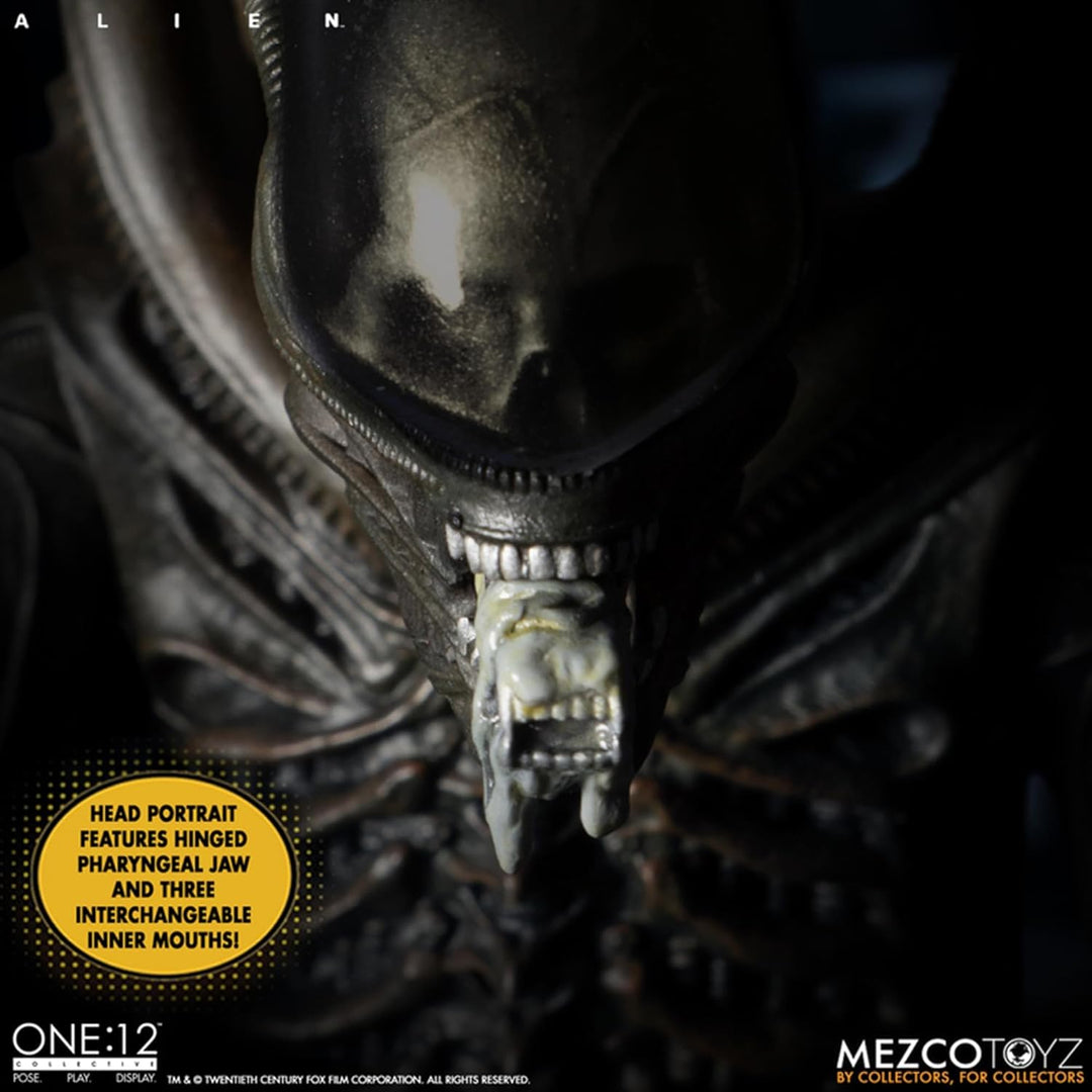 Mezco Alien One:12 Collective Deluxe Actionfigur Alien Multicolor, 100% Kunststoff