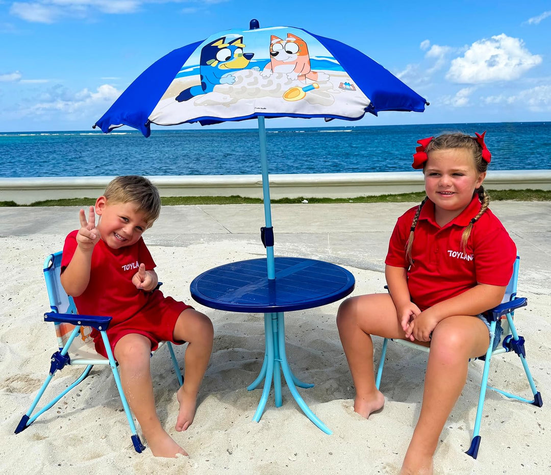Toyland® Bluey & Bingo Terrassenset mit Tisch und Stühlen – 1 Tisch, 2 Stühle und 1 Sonnenschirm – K