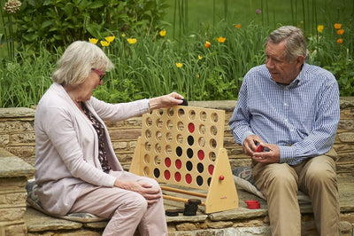 TickiT 74774 Vier-Gewinnt-Spiel aus Holz (evtl. nicht in deutscher Sprache)