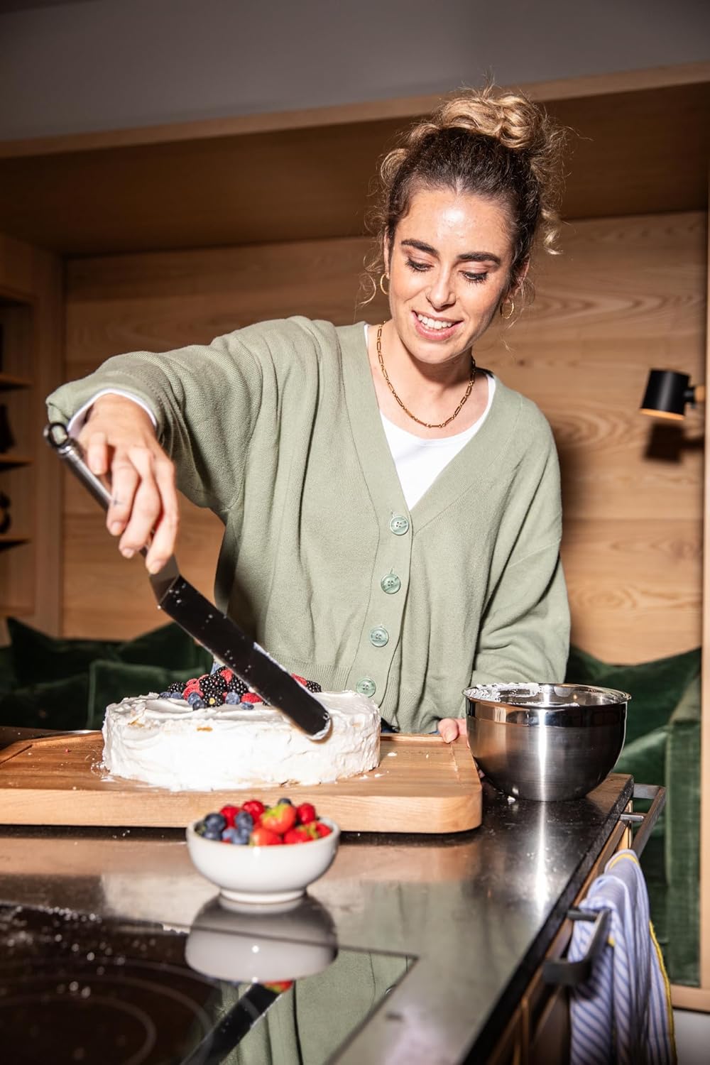 RÖSLE Streich-Palette gekröpft, Hochwertige Winkelpalette zum Bestreichen von Torten und Herausheben