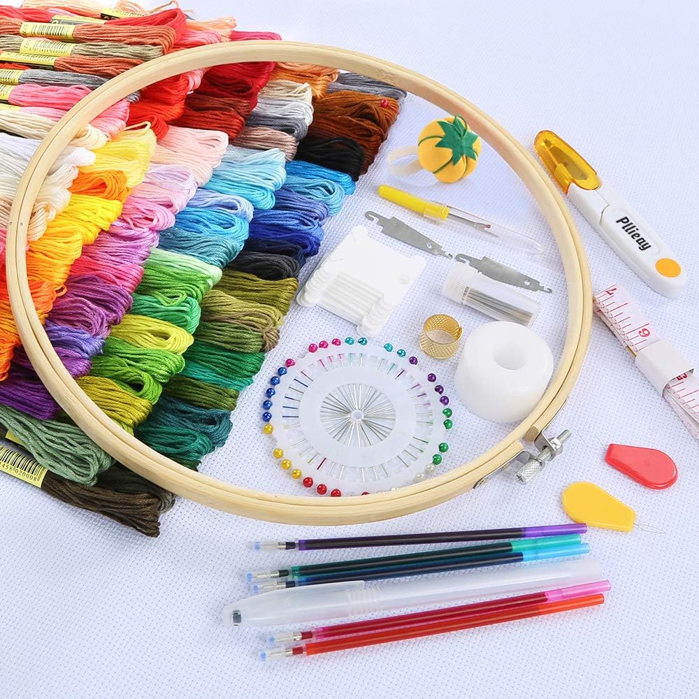 Pllieay Stickerei Set, Embroidery Kit mit Anleitung, 5 Bambus-Stickrollen, 100 Stickgarn, 3 Aida-Tüc
