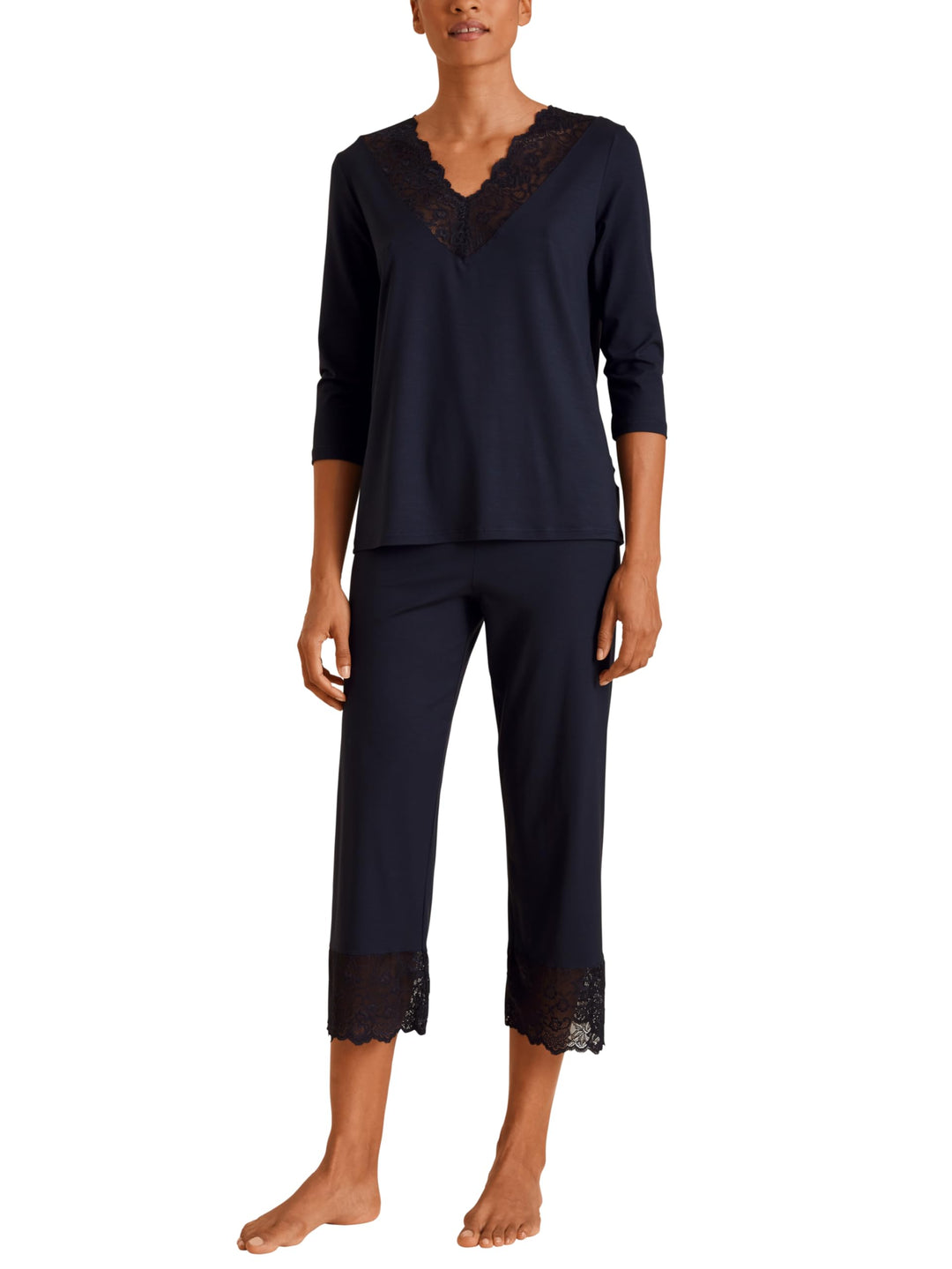 CALIDA Elegant Dreams 7/8-Pyjama Damen, luftiger Schnitt, mit Spitzendetails, fliessend und anschmie