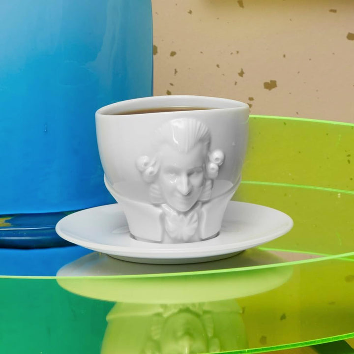 FIFTYEIGHT PRODUCTS / Talent / Kaffeetasse mit Untertasse „Amadeus Mozart“- Portrait (Porzellan, 260