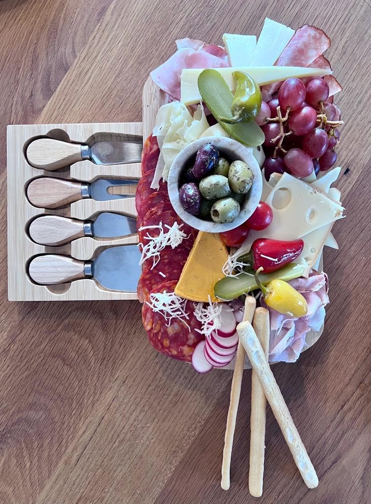 Käsebrett Käseplatte Servierbrett Cheese Board aus umweltfreundlichem Bambus mit Hobel Gabel Messer