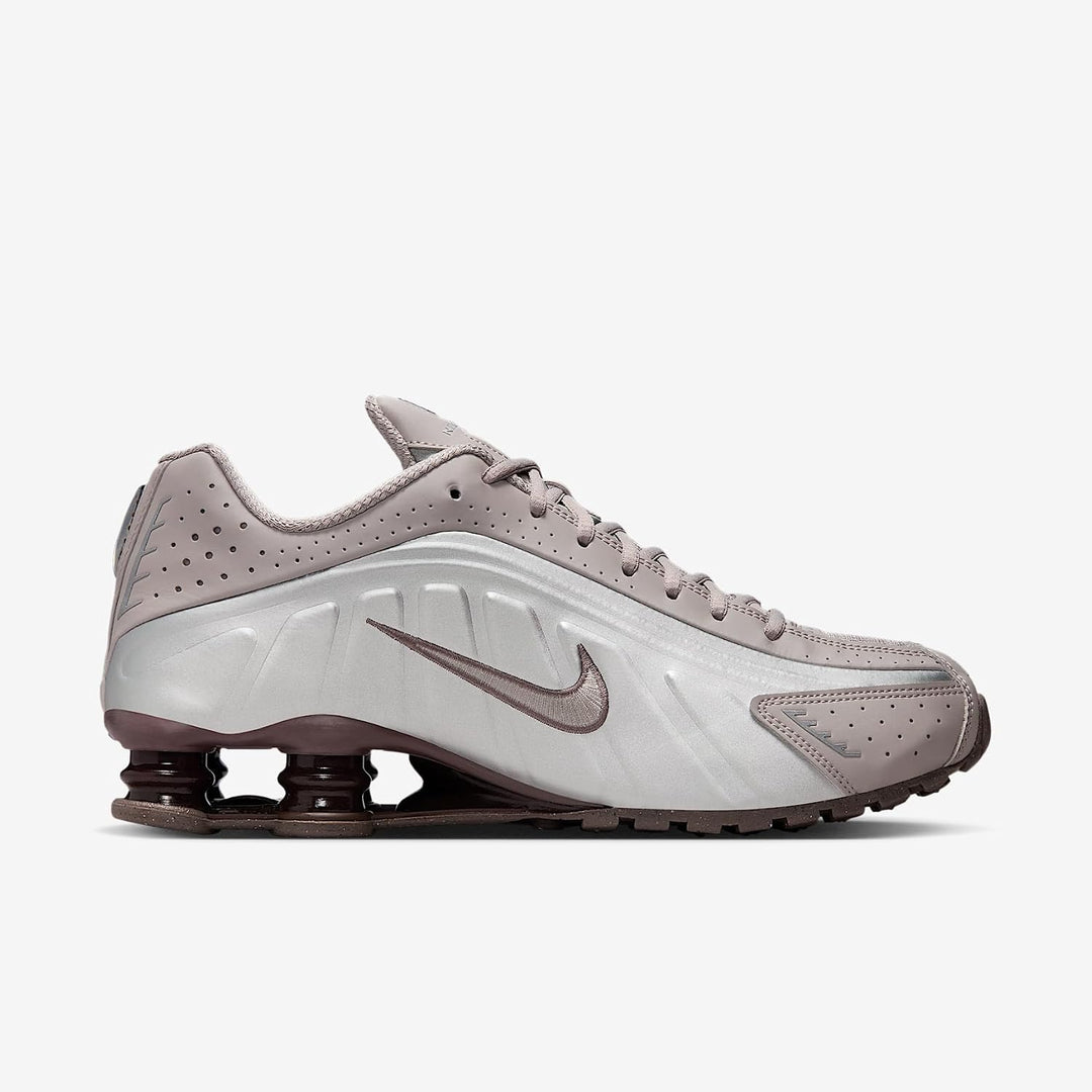 Nike Damen Shox R4Sneaker 36.5 EU Cave Stone Cave Stone College Grey, 36.5 EU Cave Stone Cave Stone