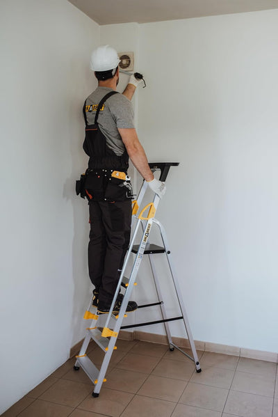 DRABEST Leiter PRO Serie Leiter Klappbar mit Sicherheits Handläufen Alu Klaptritt 5 Stufen Trittleit