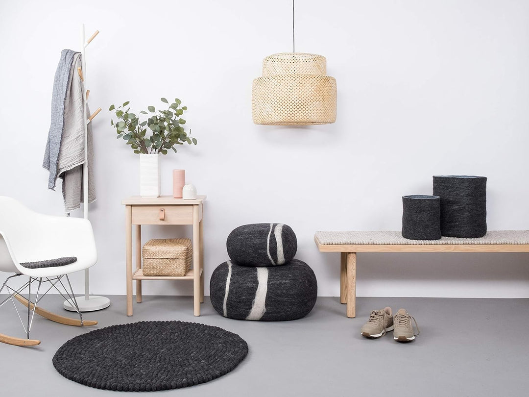 myfelt Filzkugelteppich Hugo - Ø 50 cm, ideal für Schlaf-, Wohn-, Kinderzimmer, Flur & Bad, anthrazi