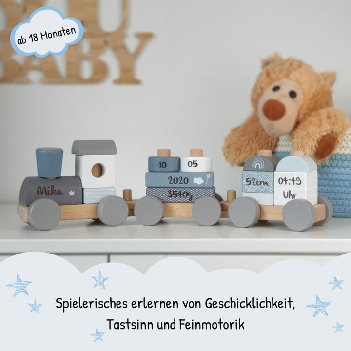 KIDSLINO Holz Eisenbahn blau - personalisierbar, zur Geburt Jungen, Handmade Holzspielzeug mit Steck