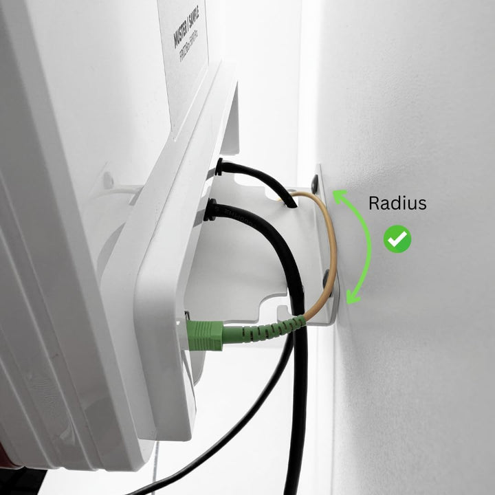 Wandhalterung für AVM Fritzbox 5690 Pro aus Metall, stabil und platzsparend, Wandmontage, Halterung