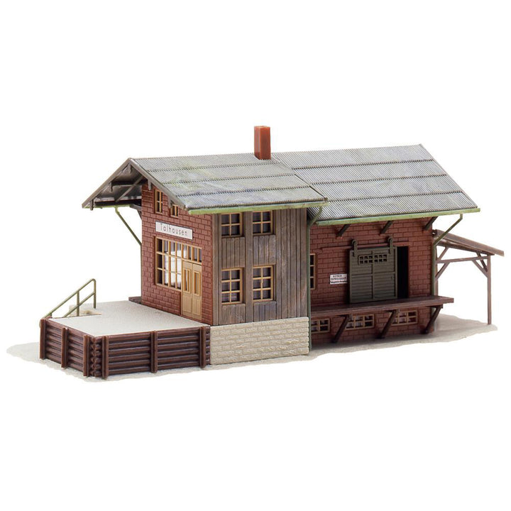 FALLER Güterbahnhof Modellbausatz mit 98 Einzelteilen 209 x 82 x 90 mm I Modelleisenbahn Zubehör H0