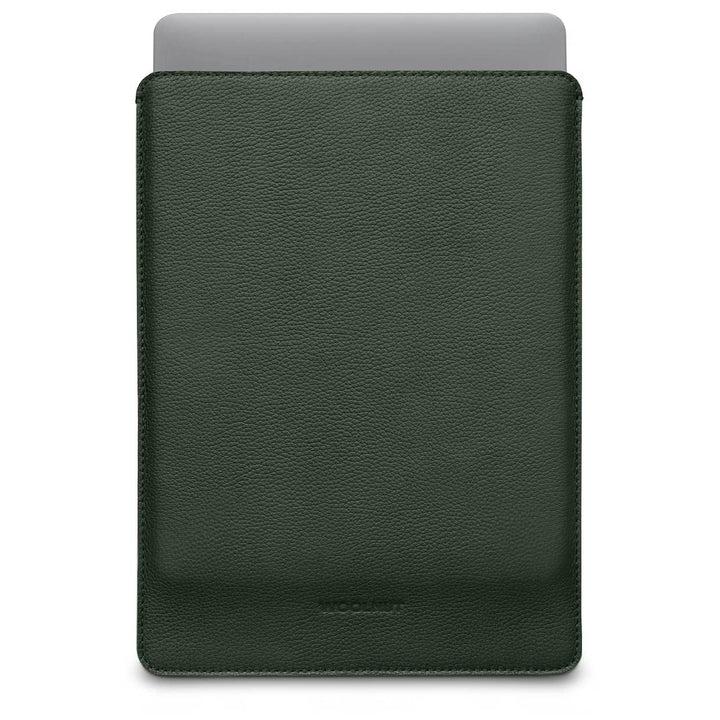 WOOLNUT Schutzhülle für MacBook Pro 14 – Laden in der Hülle – Vollnarbenleder, Innenseite aus Wollfi