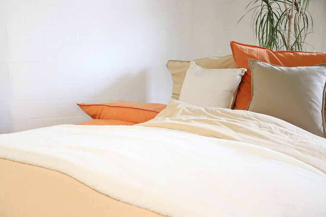 jilda-tex Wohn- Kuscheldecke Felloptik Rabbit Deluxe 150x200 cm 750 GSM Felldecke (Weiss) Weiss 150x