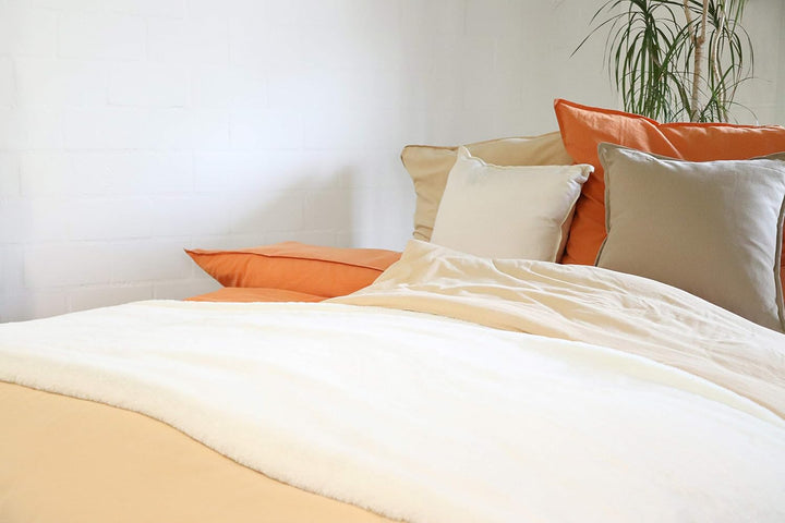 jilda-tex Wohn- Kuscheldecke Felloptik Rabbit Deluxe 150x200 cm 750 GSM Felldecke (Weiss) Weiss 150x