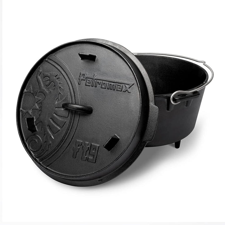 Petromax Feuertopf (Dutch Oven) Set´s (FT9, planer Boden) | Original Gusseisen | mit Deckelheber und