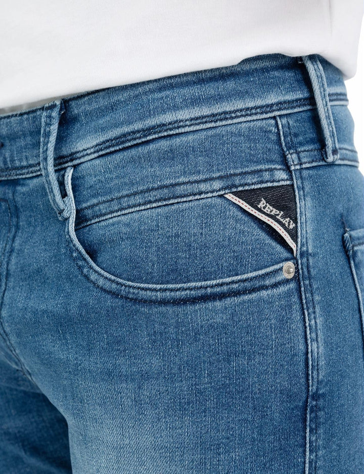 Replay Herren Jeans Anbass Slim-Fit mit Comfort Stretch 27W / 30L Medium Blue 009, 27W / 30L Medium