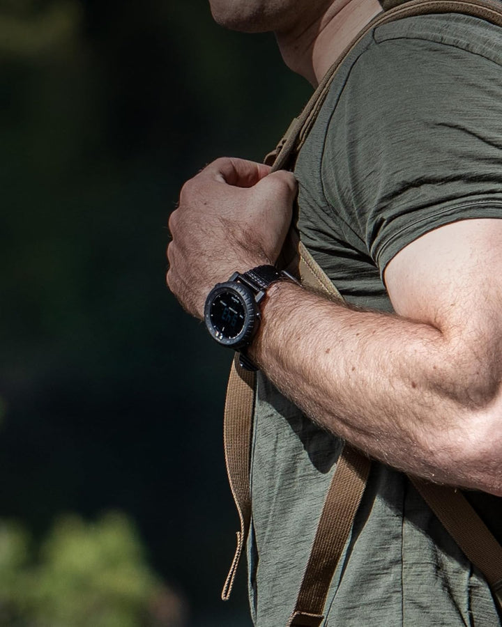 Suunto Core Outdoor-Uhr mit Höhenmesser, Barometer und