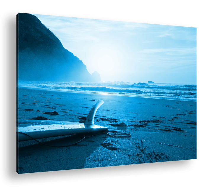deyoli zurück gelassenes Surfbrett am Strand Format 80x60 Effekt: Monocrome Blau als Leinwandbild, M