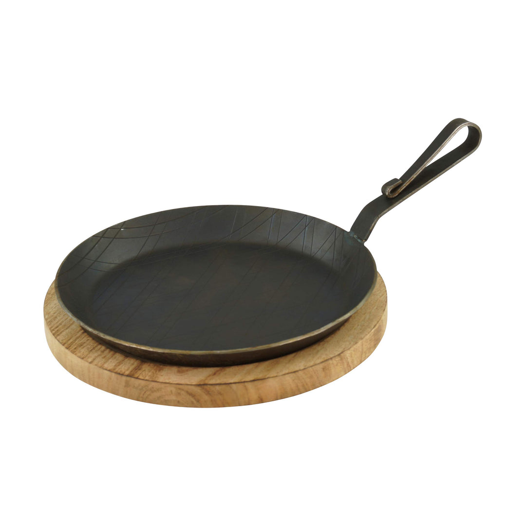 Servierpfanne aus Schmiedeeisen gebogener Hakenstiel Ø 24 cm 1 Stück inklusive Brett SPTyp6+Brett-1e