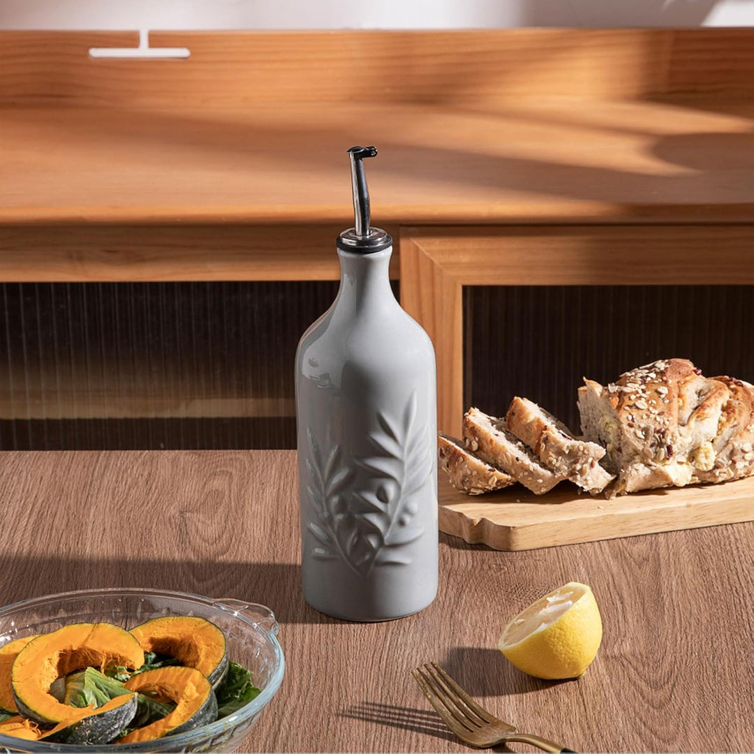Sweejar Home Keramische Olivenölspenderflasche, 570ml Relief Opaque Cruet, um Oxidation zu reduziere