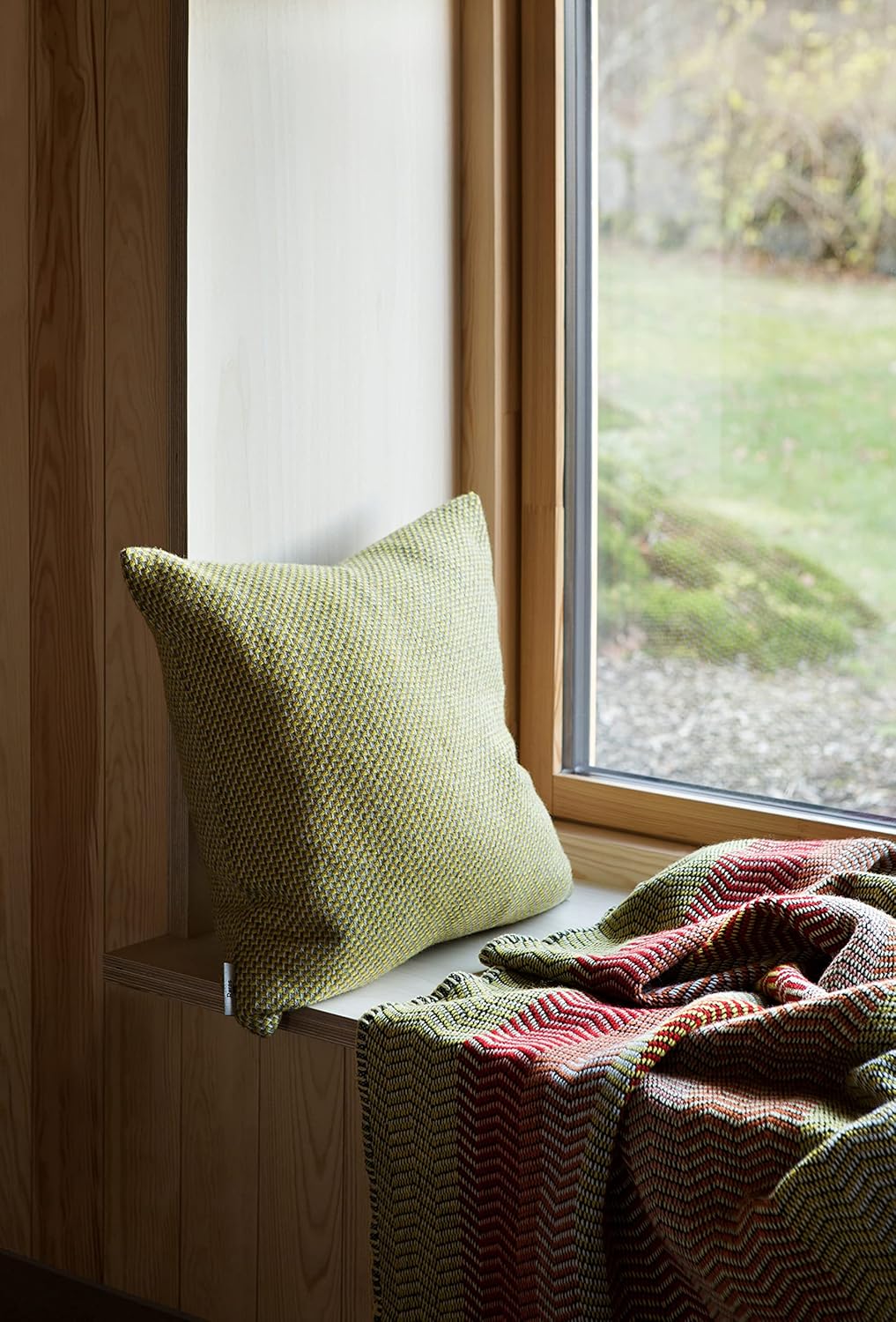 RØROS TWEED - Fri - Wolldecke aus norwegischer Lammwolle - Design von Anderssen & Voll - Deckenmasse