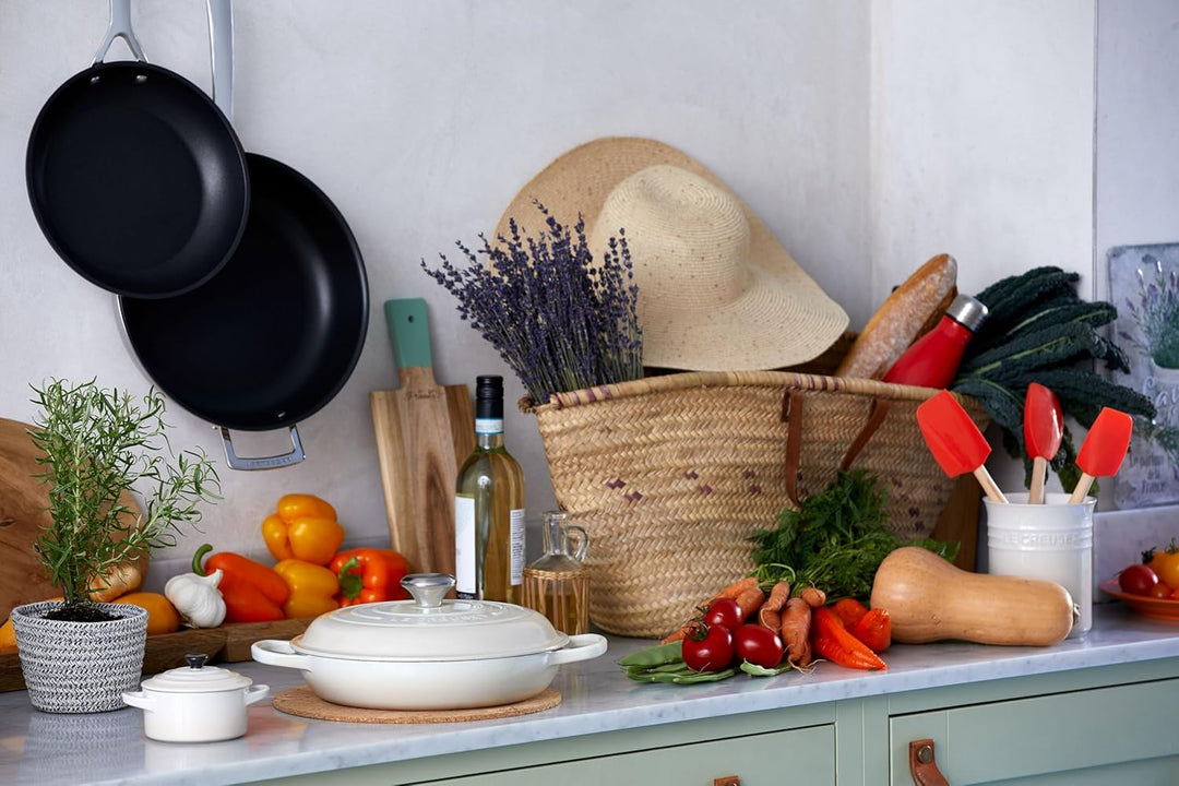 LE CREUSET Topf für Kochkellen aus Steinzeug, 1,1 Liter, Meringue, 71501117160001 Shell Pink, Shell