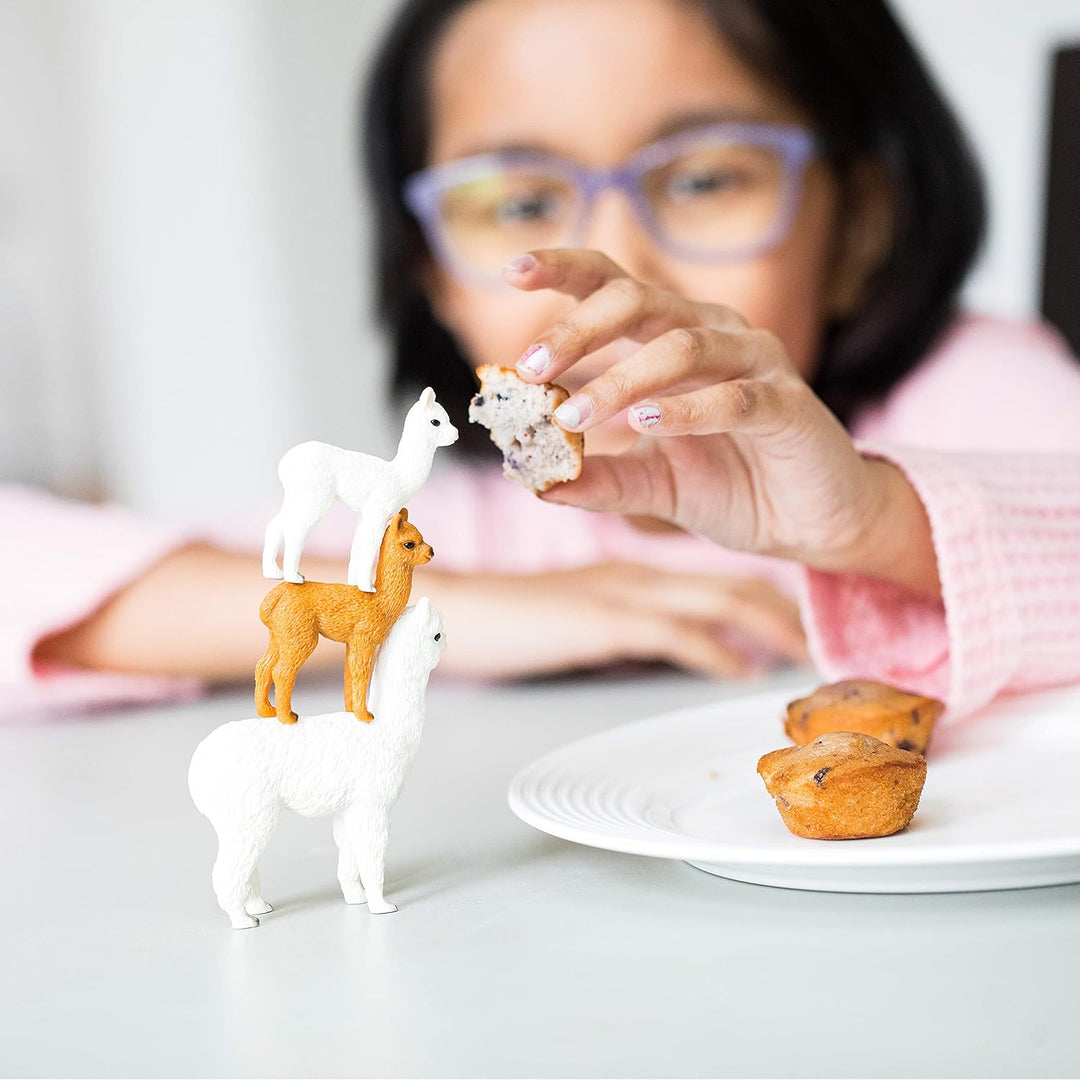 SCHLEICH 42544 Alpakafamilie, für Kinder ab 3+ Jahren, WILD Life - Spielset Single Standardverpackun