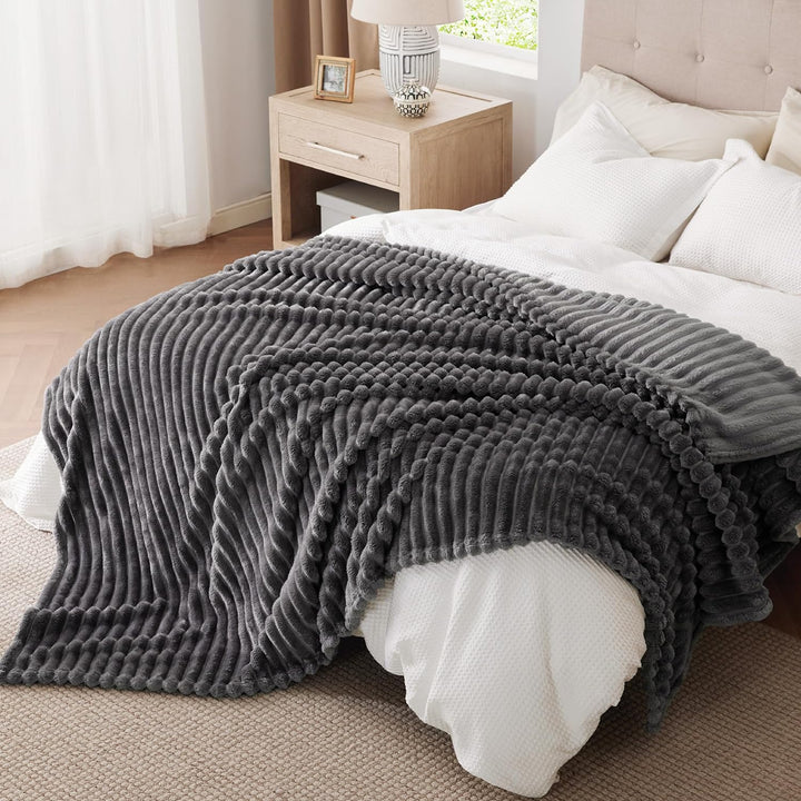 Bedsure Kuscheldecke Flauschig Decke Fleecedecke – Weiche Warme Grobe Korddecke Gemütlicher Sofadeck