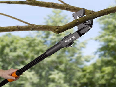 Fiskars Amboss-Schneidgiraffe für trockenes und hartes Holz, Nicht teleskopierbar, Schnittwinkel um