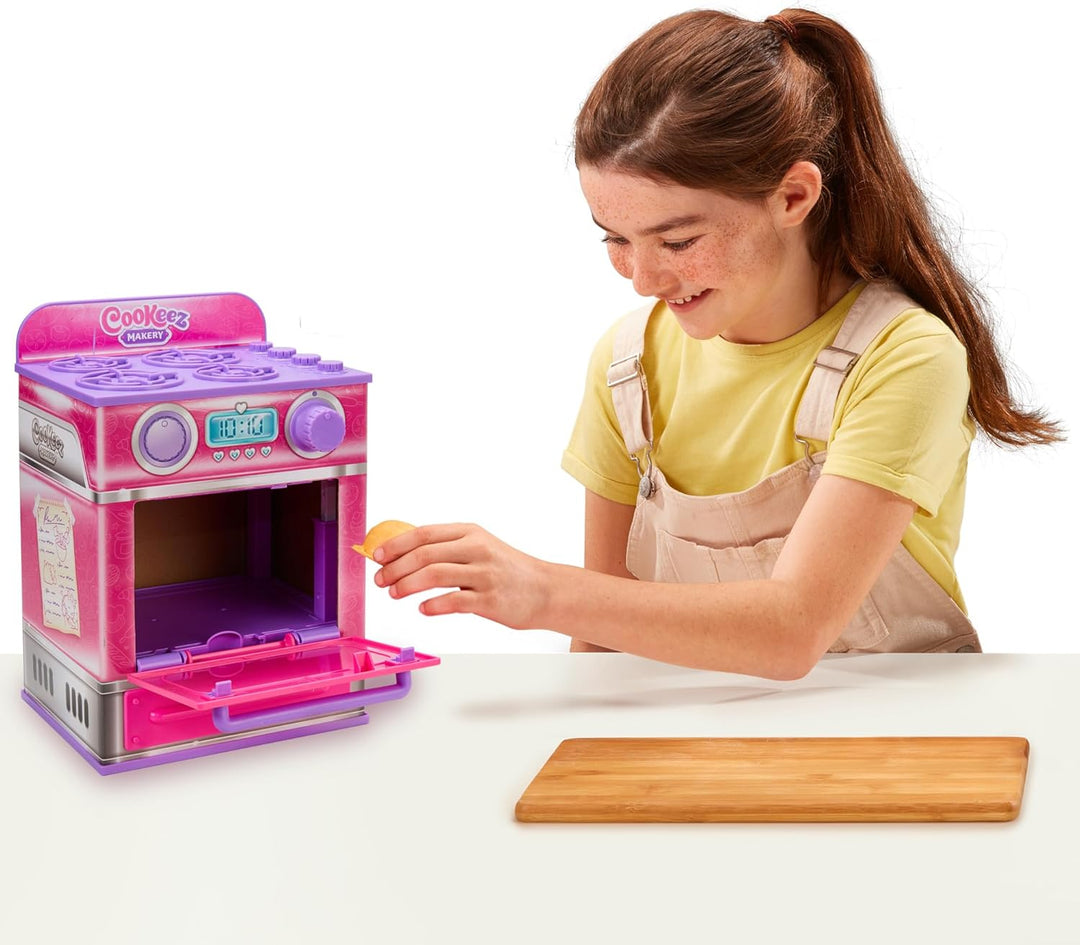 Cookeez Makery Ofen-Spielset in pink mit niedlichem Überraschungseffekt durch Verwandlung zu einen s