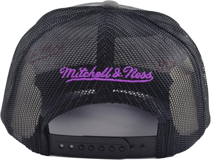 Mitchell & Ness NBA Burnt Ends Trucker Cap HWC Toronto Raptors Dark Charcoal