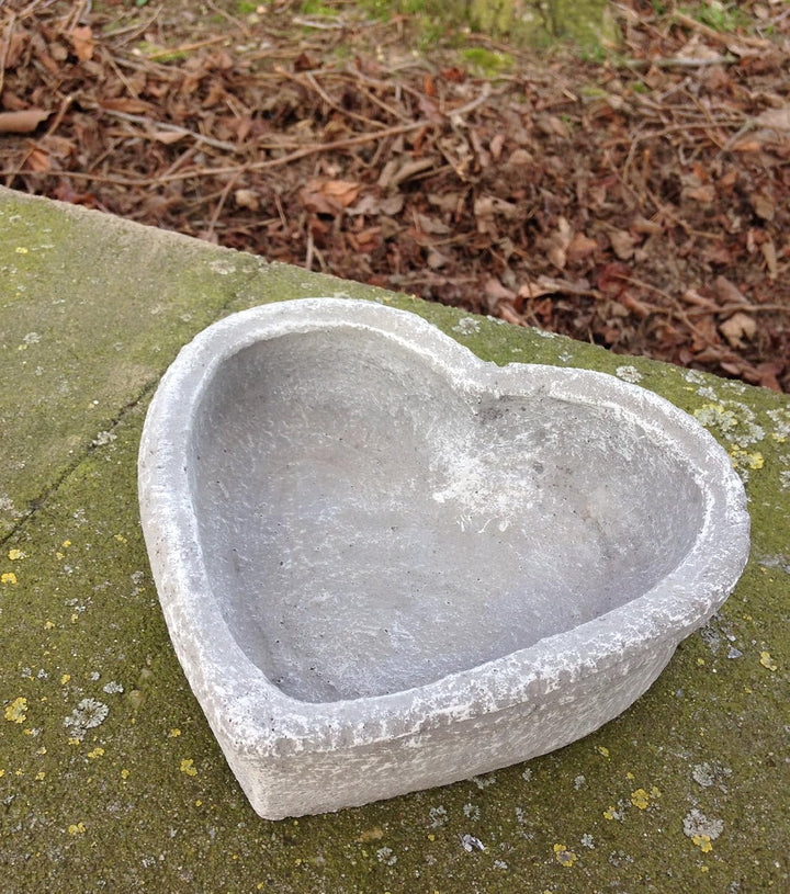 Garten Deko Pflanzschale Herz *, massiver Steinguss, frostfest bis -30°C