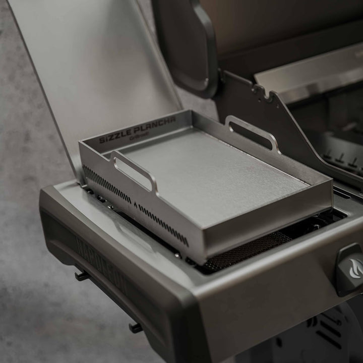 Die Grillrost.com Sizzle Plancha für Napoleon Grills - Macht einen Plancha-Grill aus deiner Sizzle Z