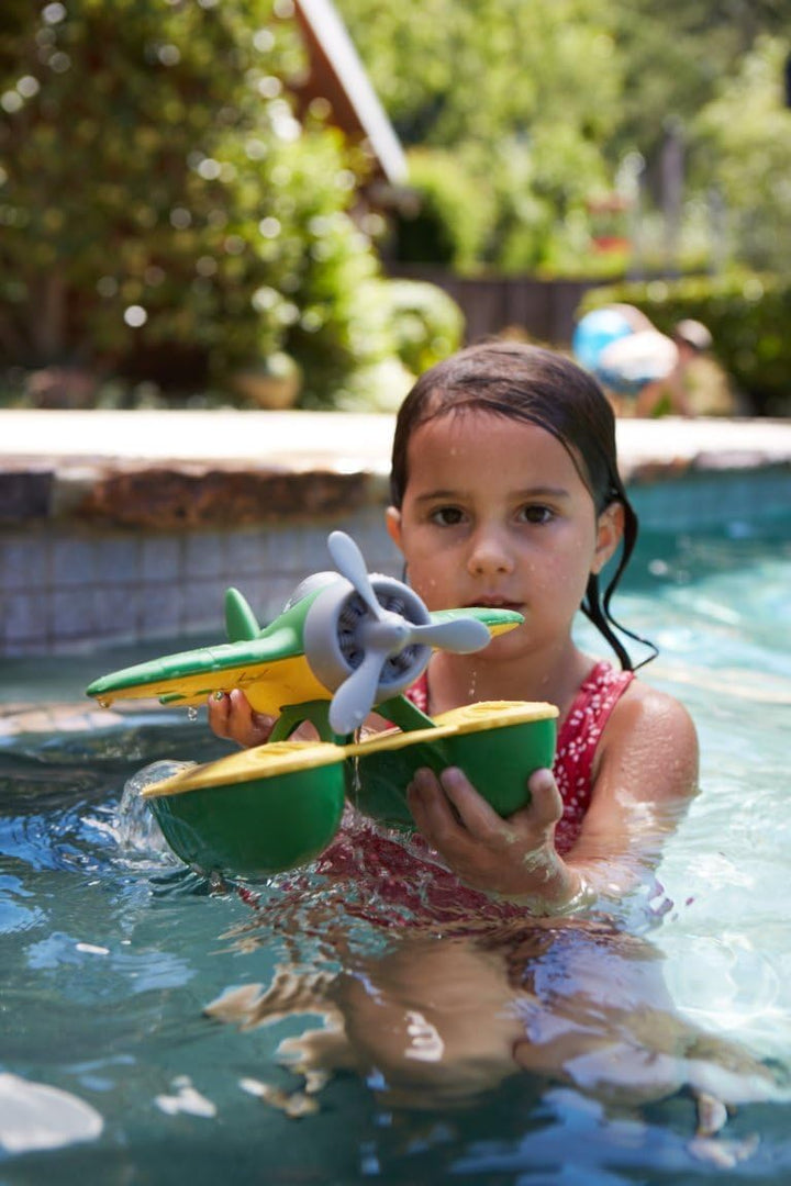 Green Toys 8601029 Wasserflugzeug, Badewannenspielzeug, nachhaltiges Badespielzeug für Kinder ab 12