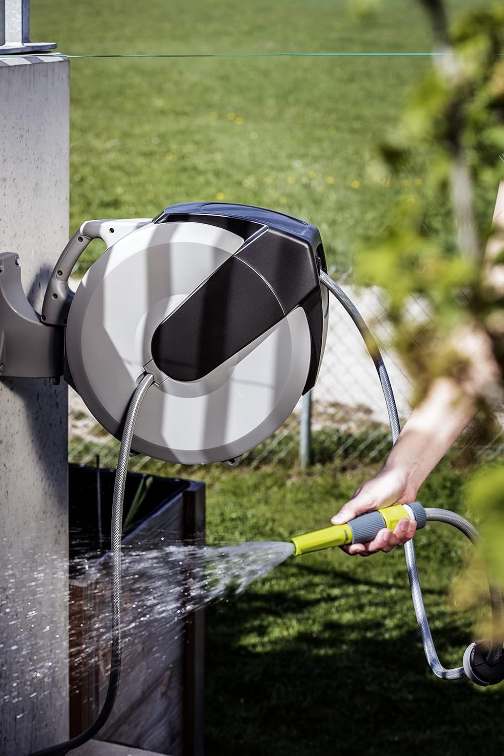 REHAU Wand-Schlauchbox inkl. 35m Gartenschlauch, mit Arretier- und Aufrollvorrichtung, schwenkbar Sc