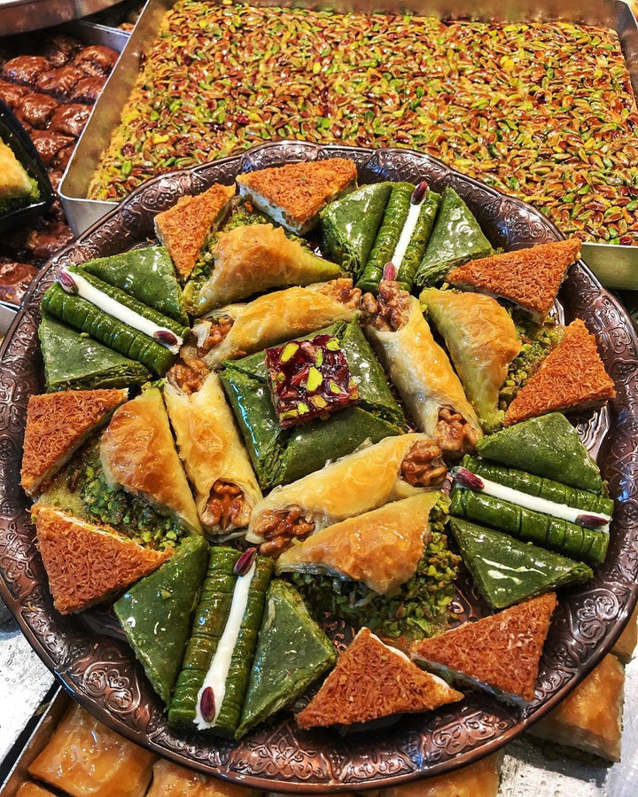 Hafiz Mustafa 1864 Istanbul Baklava Gebäckdose – Gebackene Baklava Dessertsnacks aus frischen Phyllo