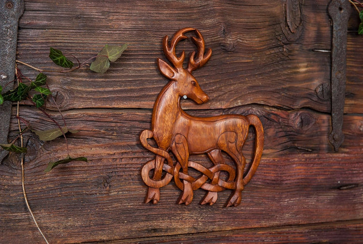 Windalf Celtic Holzbild KELTISCHER HIRSCH h: 26 cm rechts schauend Keltische Knoten Handarbeit aus H